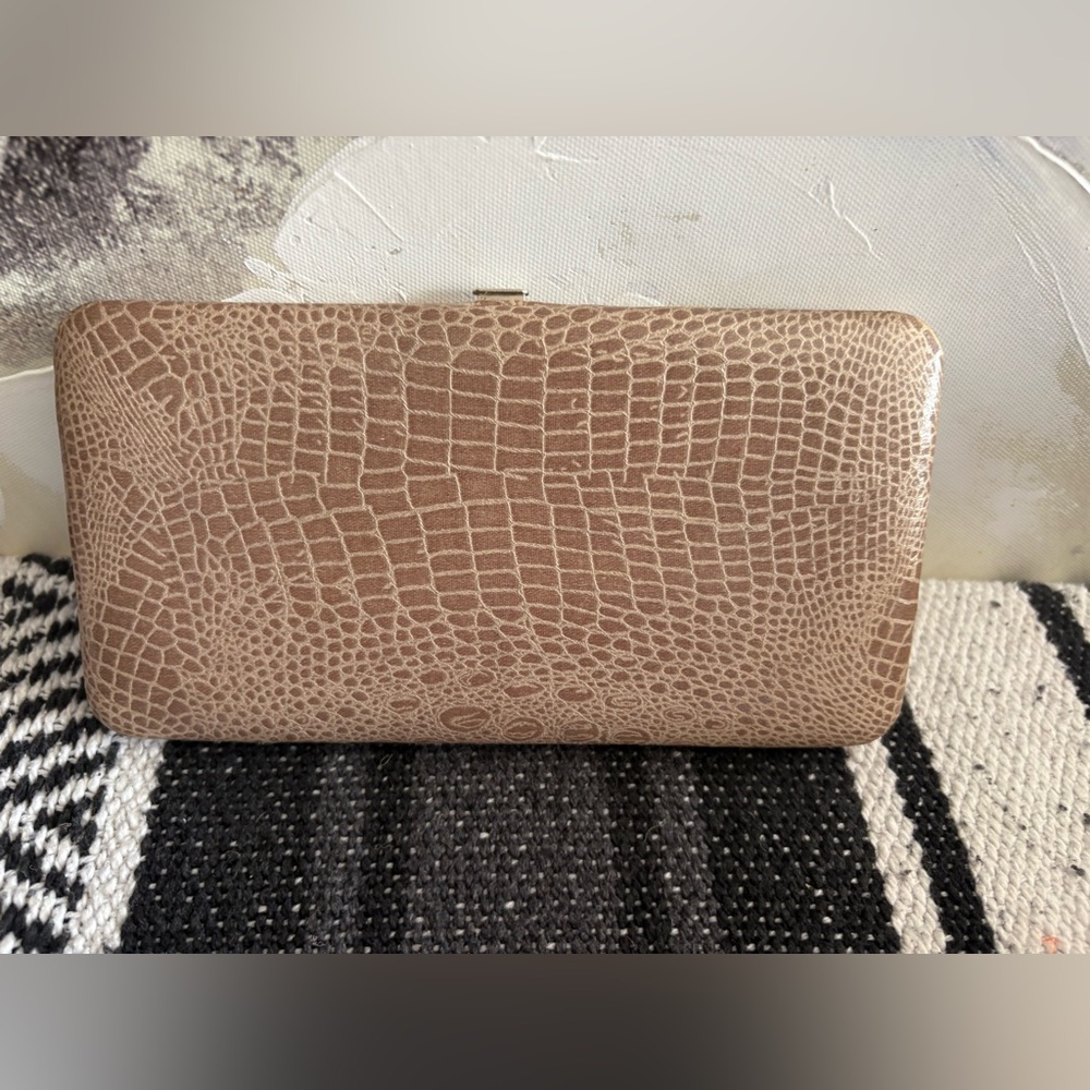 Chic Crocodile Pattern Brown Clutch - image 1